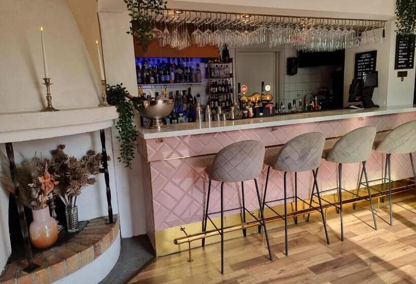 בית מלון כפרי L Gästis Tierp