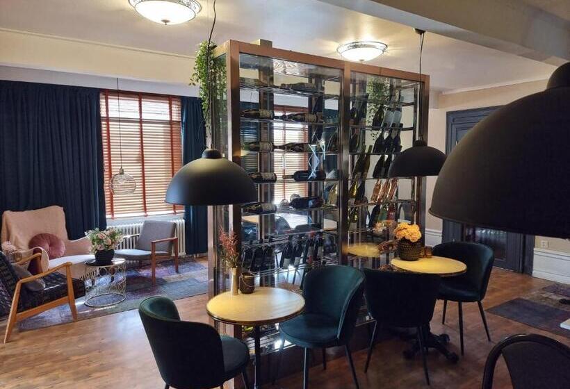 בית מלון כפרי L Gästis Tierp