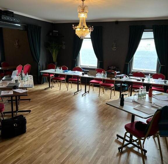 בית מלון כפרי L Gästis Tierp