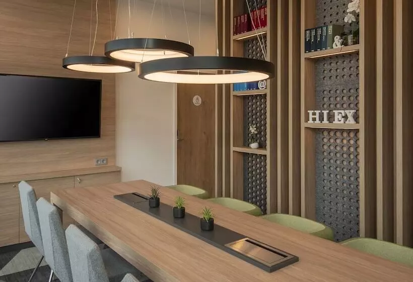 Hotelli Holiday Inn Express   Krefeld   Dusseldorf, An Ihg