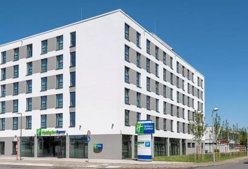 Hotelli Holiday Inn Express   Krefeld   Dusseldorf, An Ihg