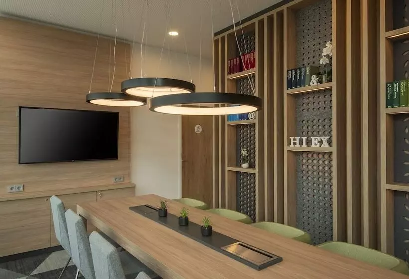 Hotelli Holiday Inn Express   Krefeld   Dusseldorf, An Ihg