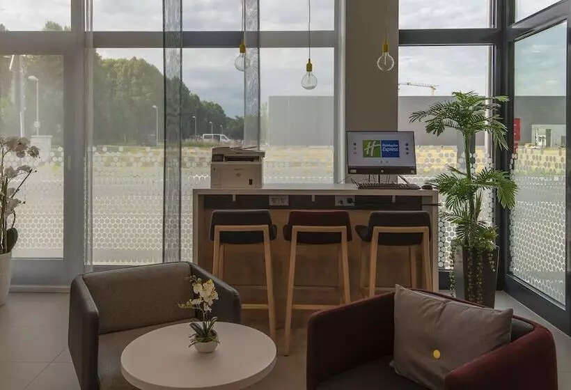 Hotelli Holiday Inn Express   Krefeld   Dusseldorf, An Ihg