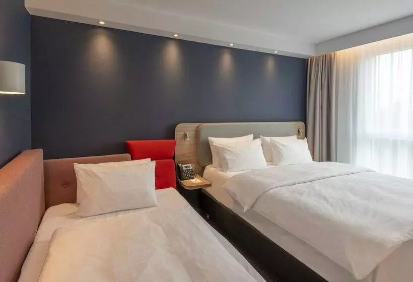 Hotelli Holiday Inn Express   Krefeld   Dusseldorf, An Ihg