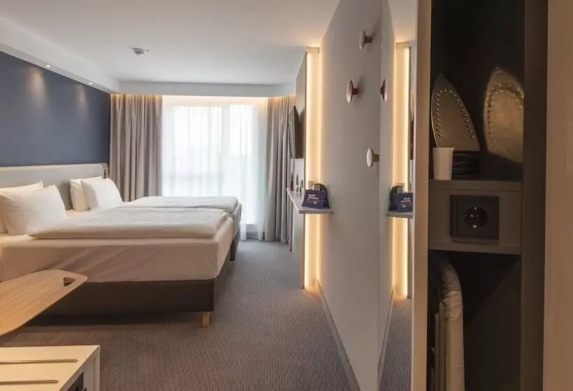 Hotelli Holiday Inn Express   Krefeld   Dusseldorf, An Ihg