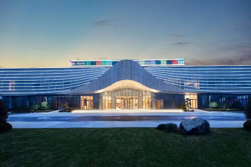 ホテル La Quinta By Wyndham Weifang South