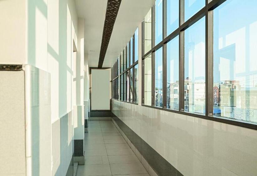 בית מלון כפרי Oyo 85707 Gv Grand