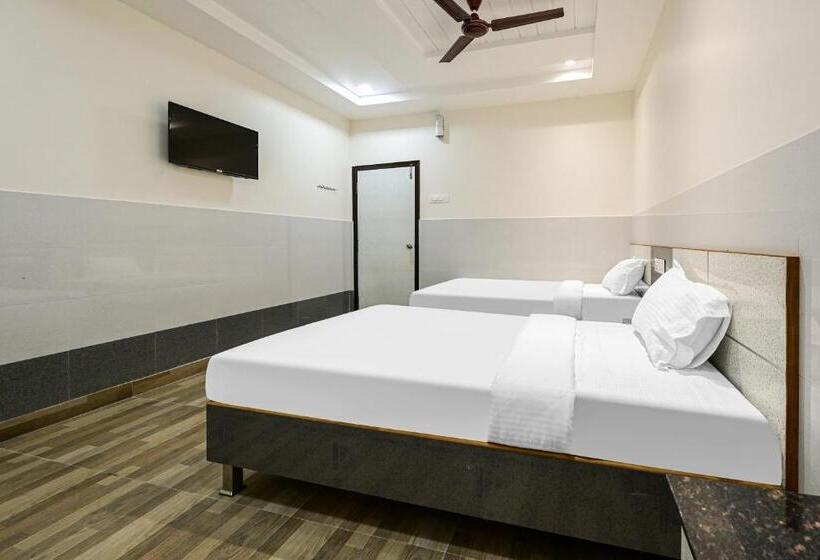 בית מלון כפרי Oyo 85707 Gv Grand