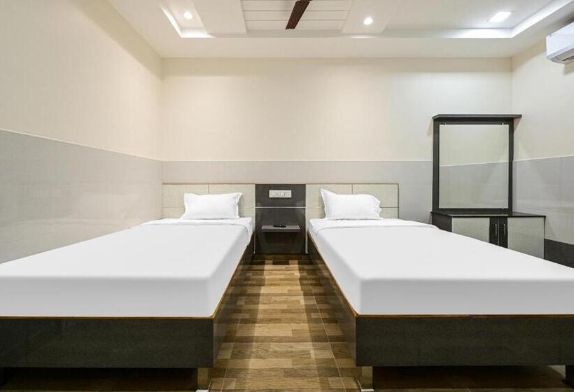 בית מלון כפרי Oyo 85707 Gv Grand