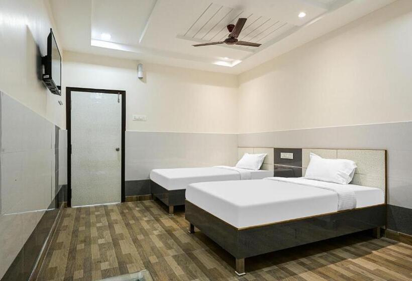 בית מלון כפרי Oyo 85707 Gv Grand