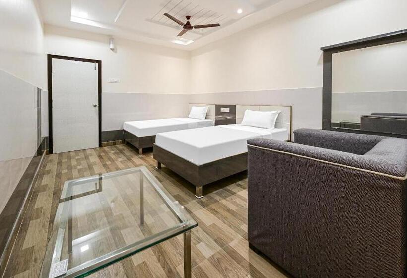 בית מלון כפרי Oyo 85707 Gv Grand