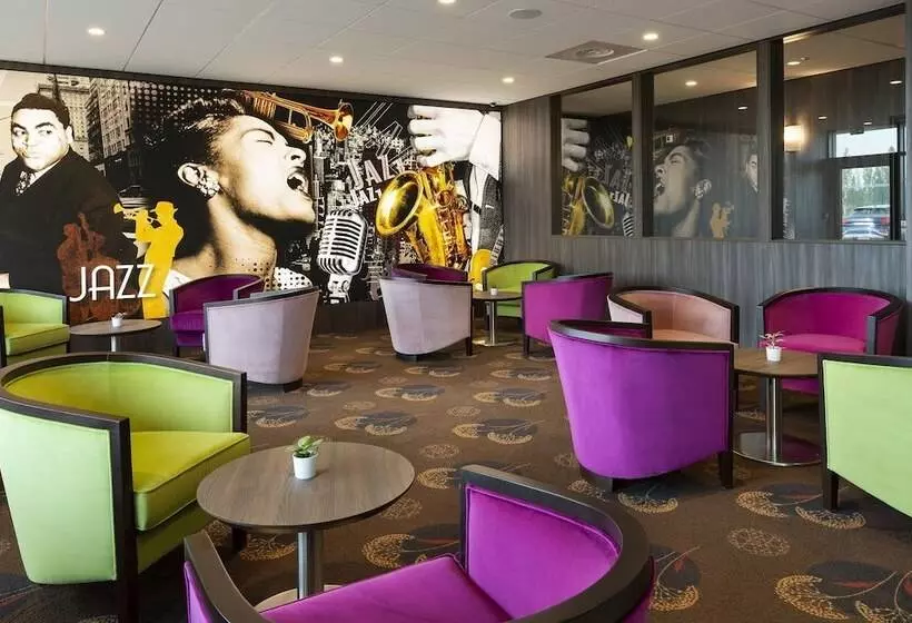 Hotelli Hôtel Roi Soleil Prestige Plaisir   St Quentin