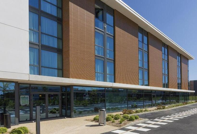 בית מלון כפרי Hôtel Roi Soleil Prestige Plaisir   St Quentin