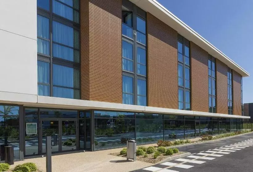 Hotelli Hôtel Roi Soleil Prestige Plaisir   St Quentin