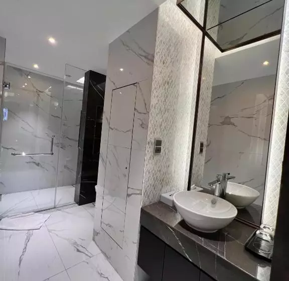 هتل Zest Metropole