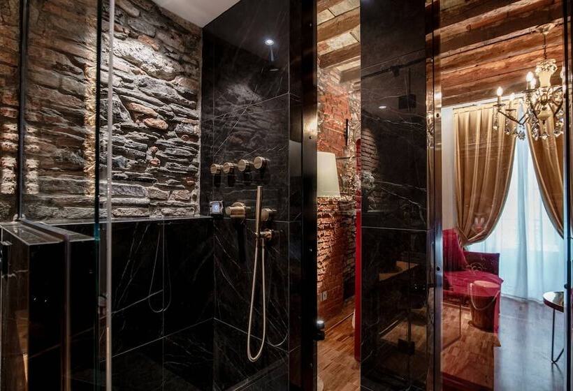 پانسیون Aurum   Como Luxury Suites