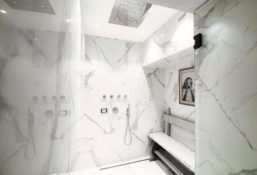 پانسیون Aurum   Como Luxury Suites