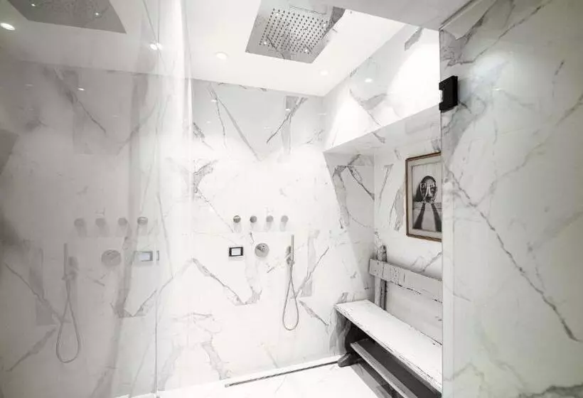 پانسیون Aurum   Como Luxury Suites