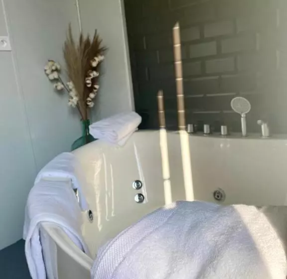 Majatalo Château De Fabiargues