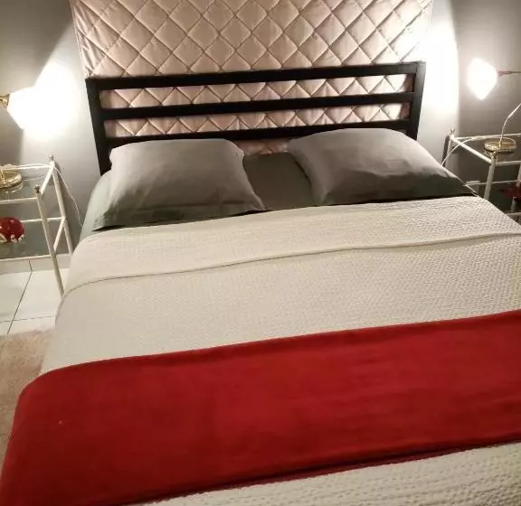 Aamiaismajoitus (B&B) Les Coquelicots Chambre D  Hote Avec Grand Lit Et Salle D Eau Privative Pour Une Persone Ou Un Coupl