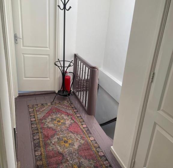 تختخواب و صبحانه Cozy Pijp Apartment Amsterdam