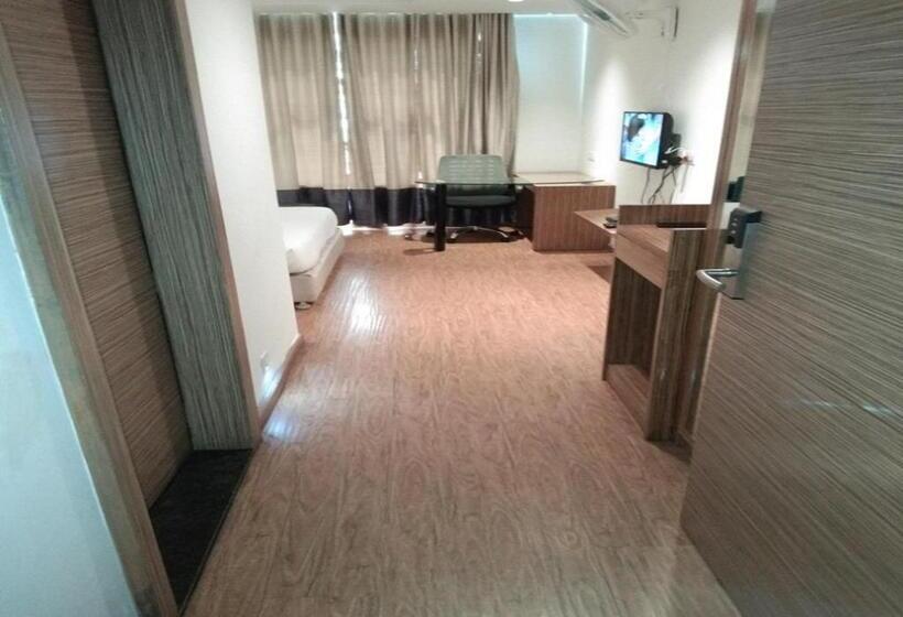 Hotel Amora Rajnandgaon