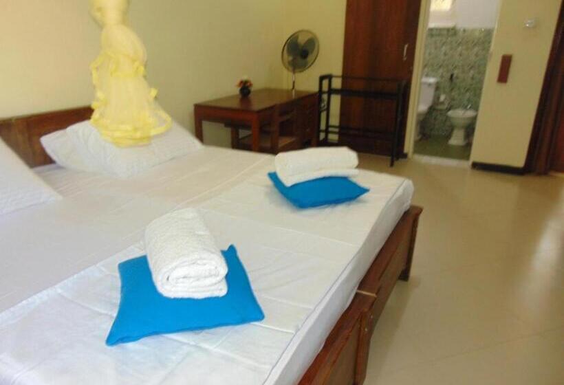 פנסיון Koon Cottage