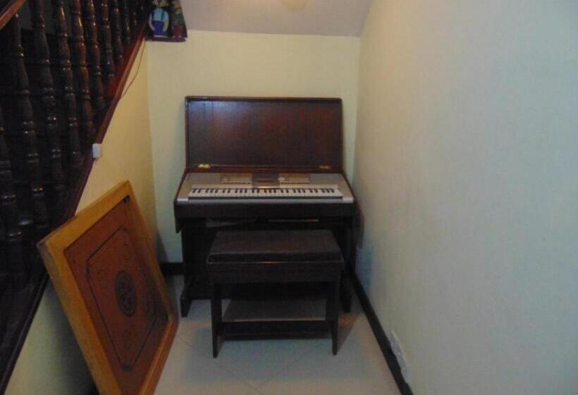 פנסיון Koon Cottage