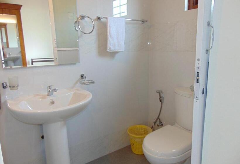 פנסיון Koon Cottage