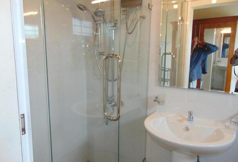 פנסיון Koon Cottage