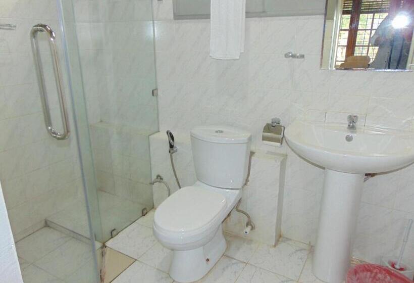 פנסיון Koon Cottage