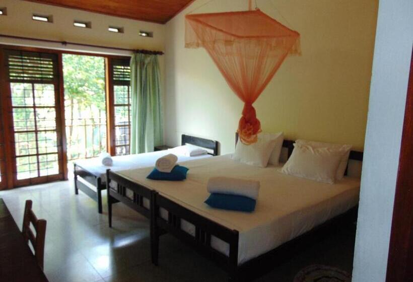 פנסיון Koon Cottage