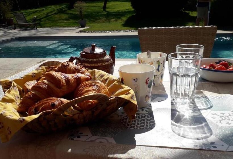 پانسیون Villa Sparadis