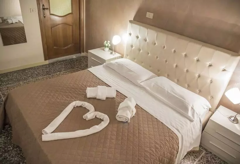 تختخواب و صبحانه Baldassini Suites