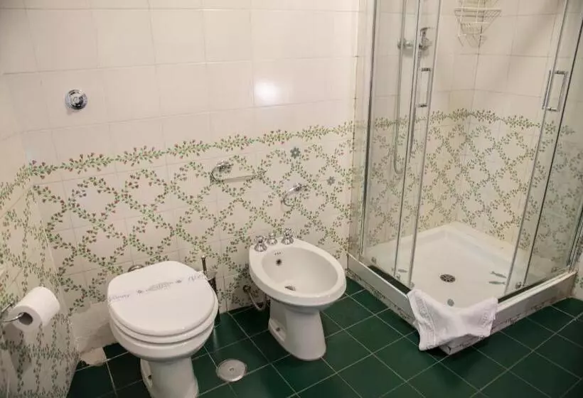 تختخواب و صبحانه Baldassini Suites