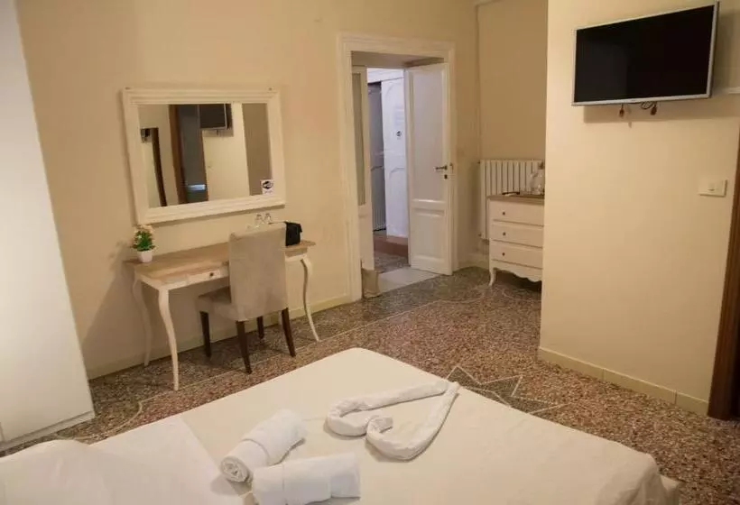 تختخواب و صبحانه Baldassini Suites