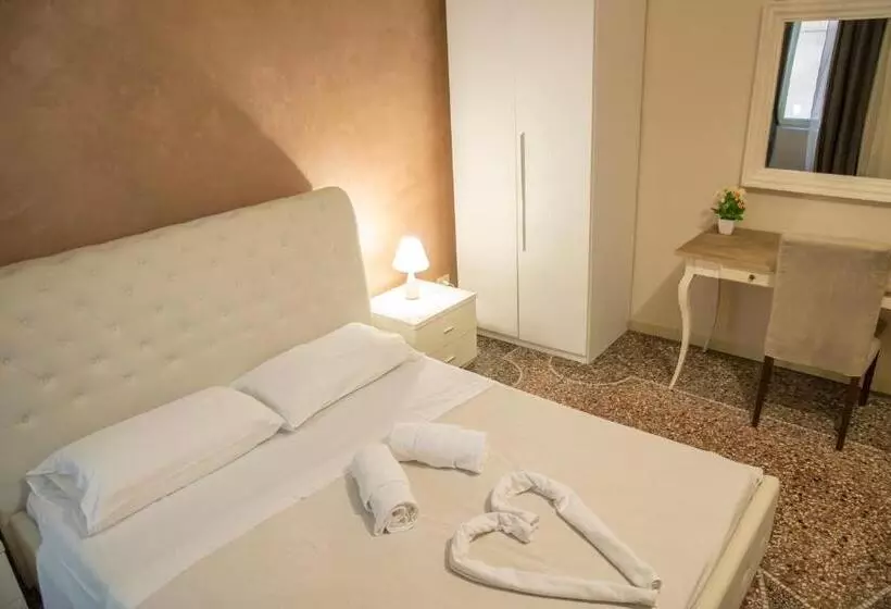 تختخواب و صبحانه Baldassini Suites