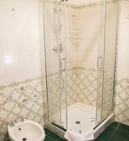 تختخواب و صبحانه Baldassini Suites