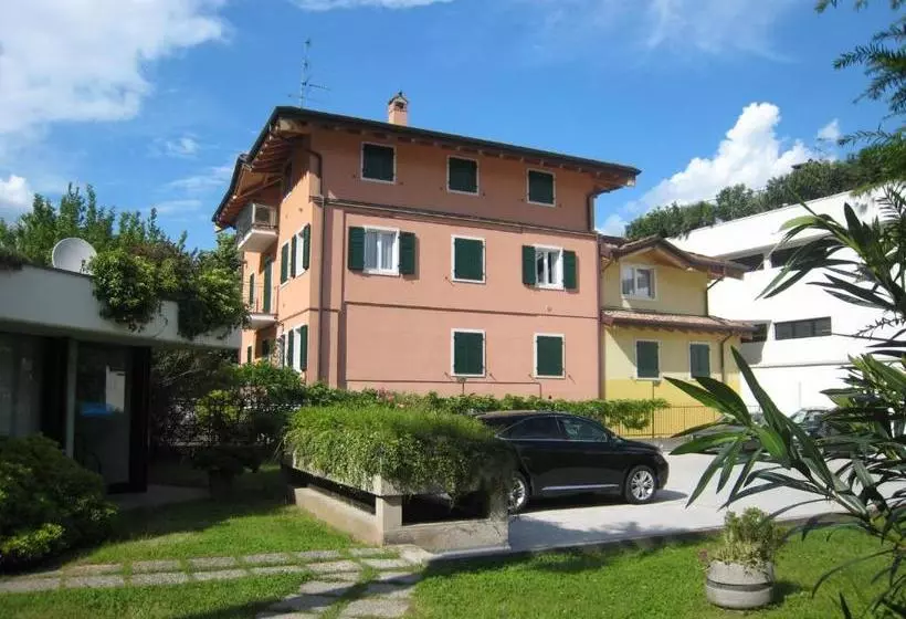 Bella Villa Apartments