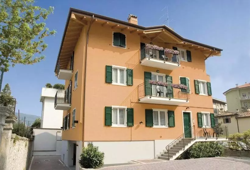 Bella Villa Apartments