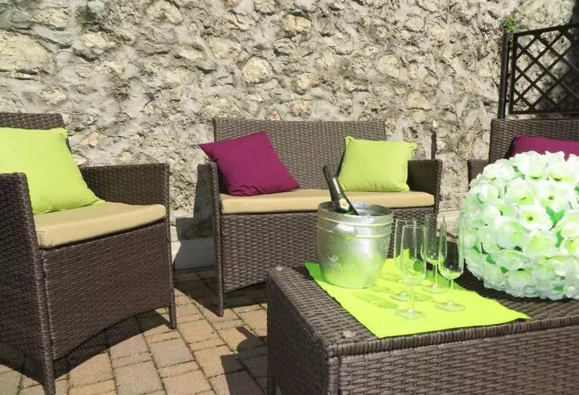 Bella Villa Apartments