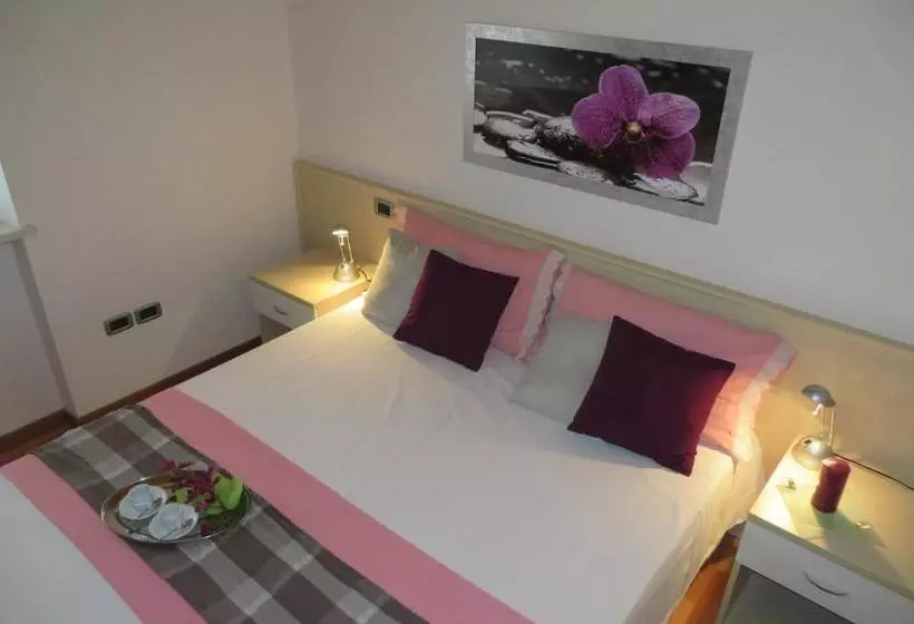 Bella Villa Apartments