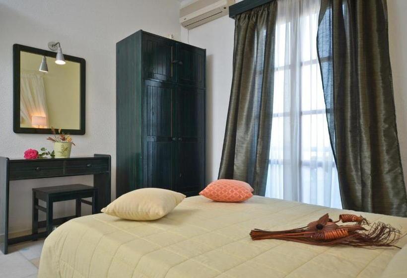 Birikos Studios & Apartments