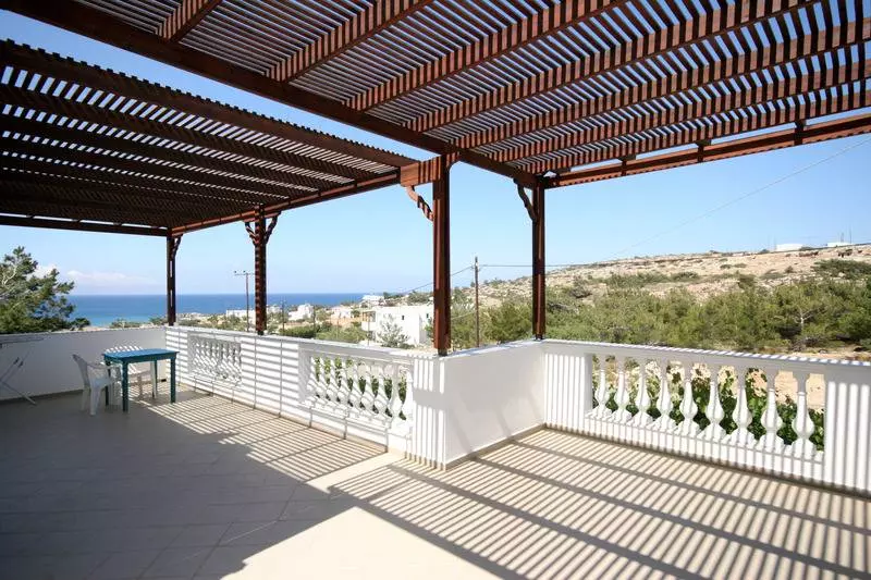 هتل Blue And White Studios & Apartments
