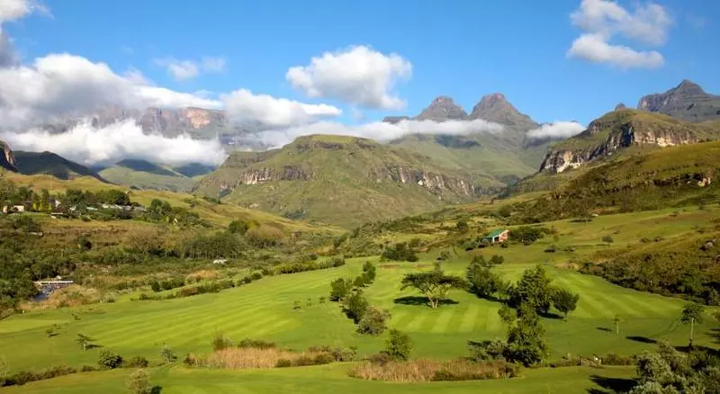 酒店 Cathedral Peak
