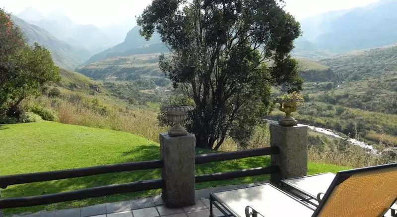 酒店 Cathedral Peak