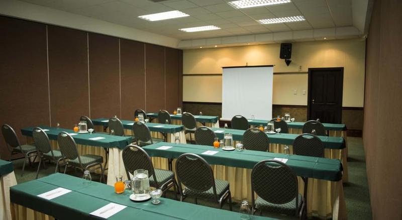 فندق Cathedral Peak