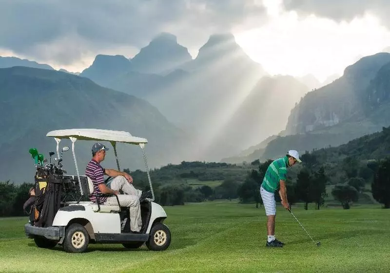 酒店 Cathedral Peak