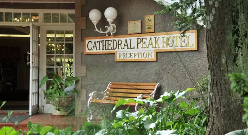 酒店 Cathedral Peak