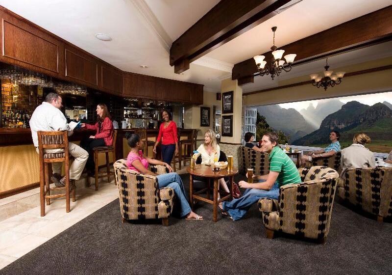 فندق Cathedral Peak